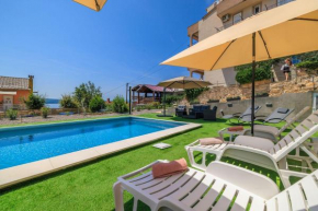 Komfortables Apartment nur 350 Meter zum Strand mit Meerblick, Pool, Aussendusche